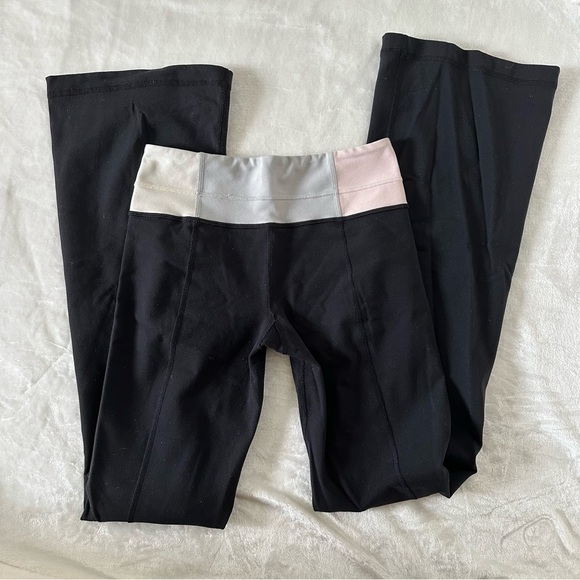 Lululemon Groove Black Yoga Pants with Pink Gray White Waistband - Picture 3 of 5
